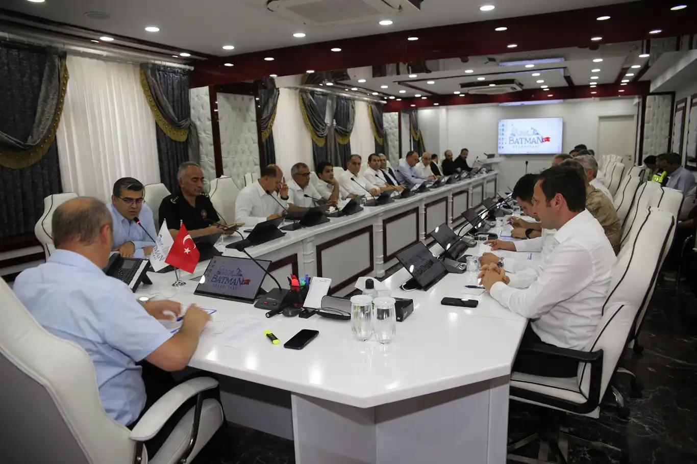 Vali Canalp: Çocuklarımızın güvenliği konusunda hiçbir ihmale izin vermeyeceğiz