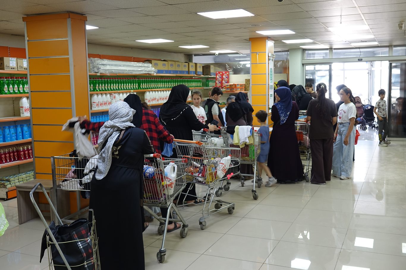Bursa Umut Kervanı sosyal marketiyle yüzlerce ailenin ihtiyacını karşıladı