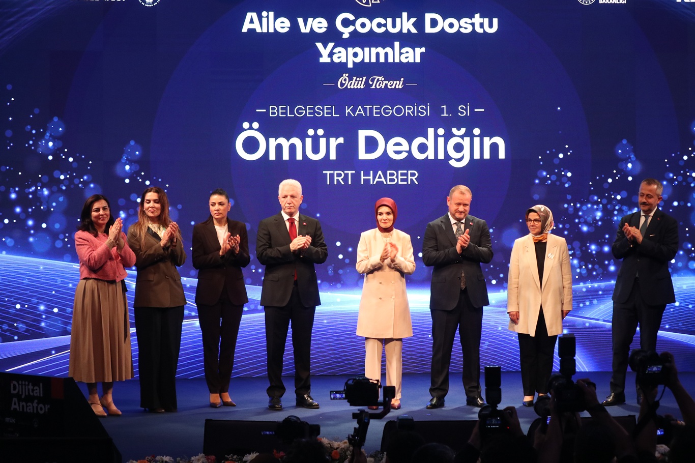 Bakan Göktaş: Esas mesele, teknolojiyi reddetmek değil fertlerin ve ailenin duygularını koruyabilmektir