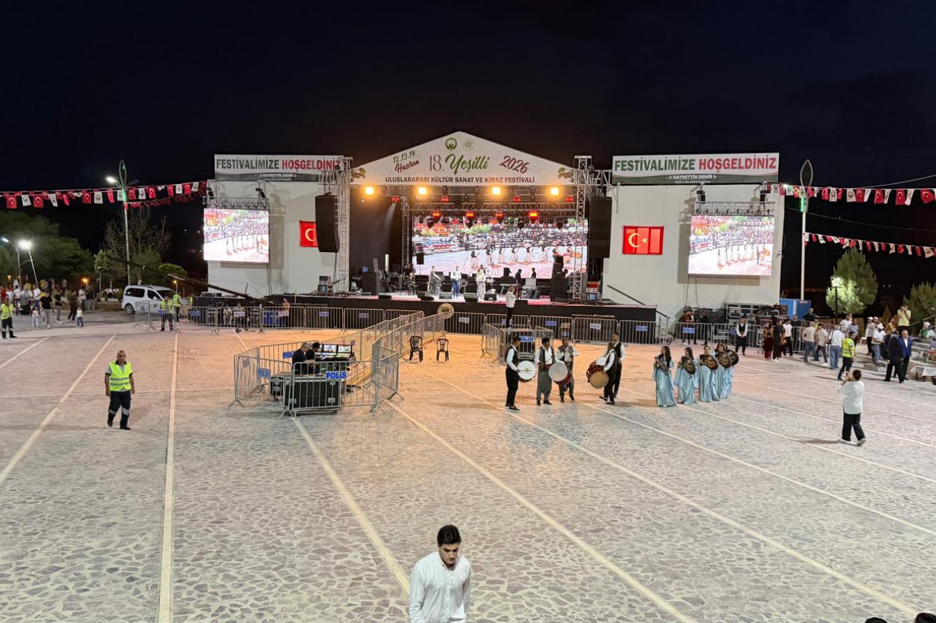 Yeşilli’de Kiraz Festivali, hizmet beklentileri ve tepkilere rağmen gerçekleştirildi