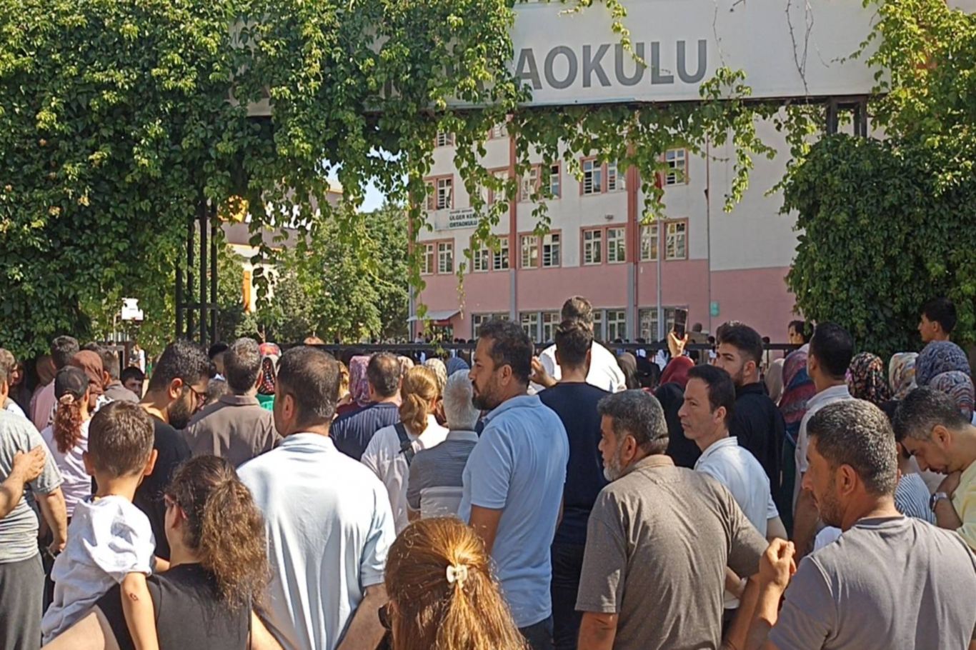 Gaziantep'te 30 bin 212 öğrenci için LGS heyecanı başladı