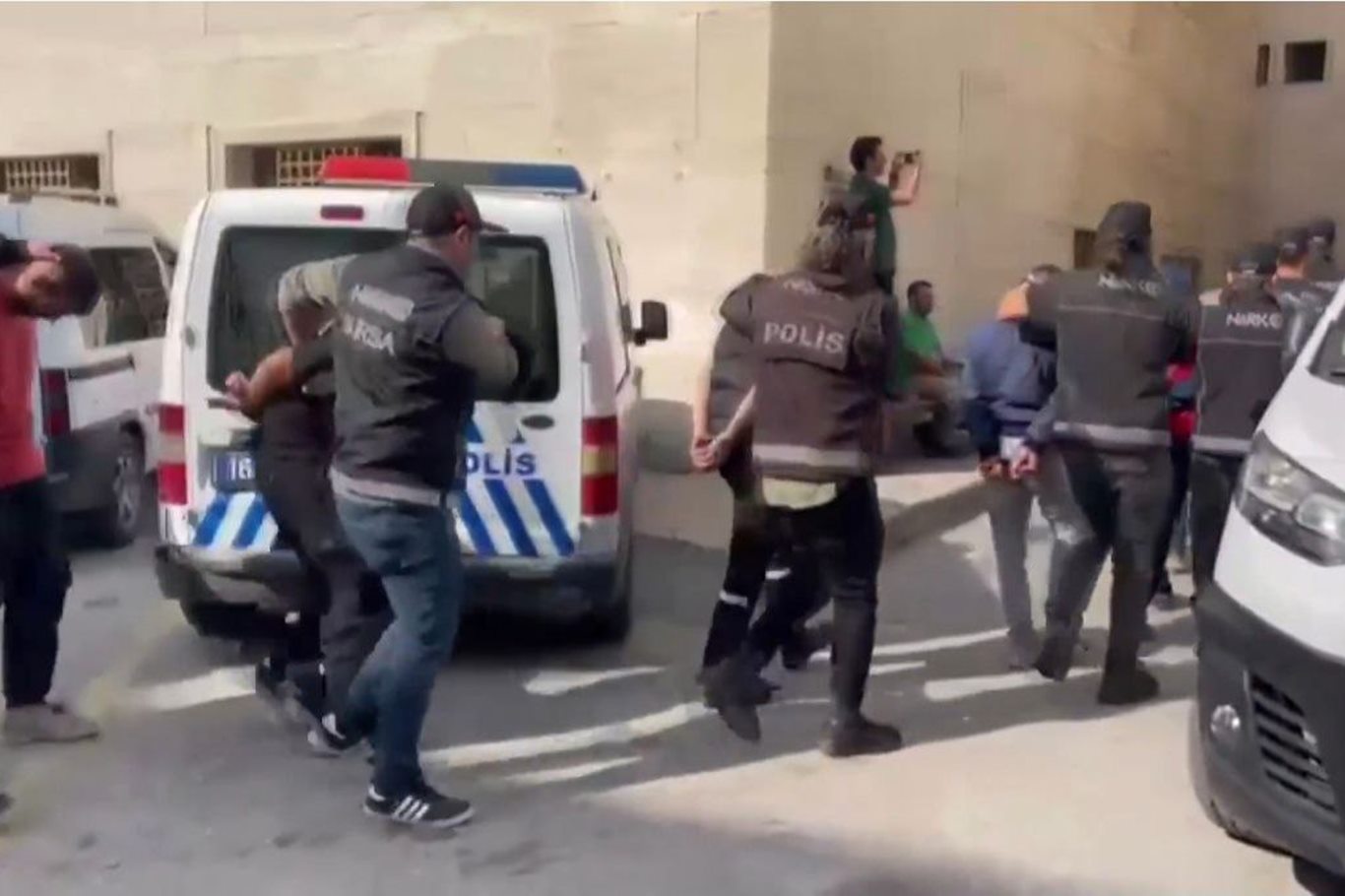 Bursa merkezli uyuşturucu operasyonunda 79 şüpheli tutuklandı