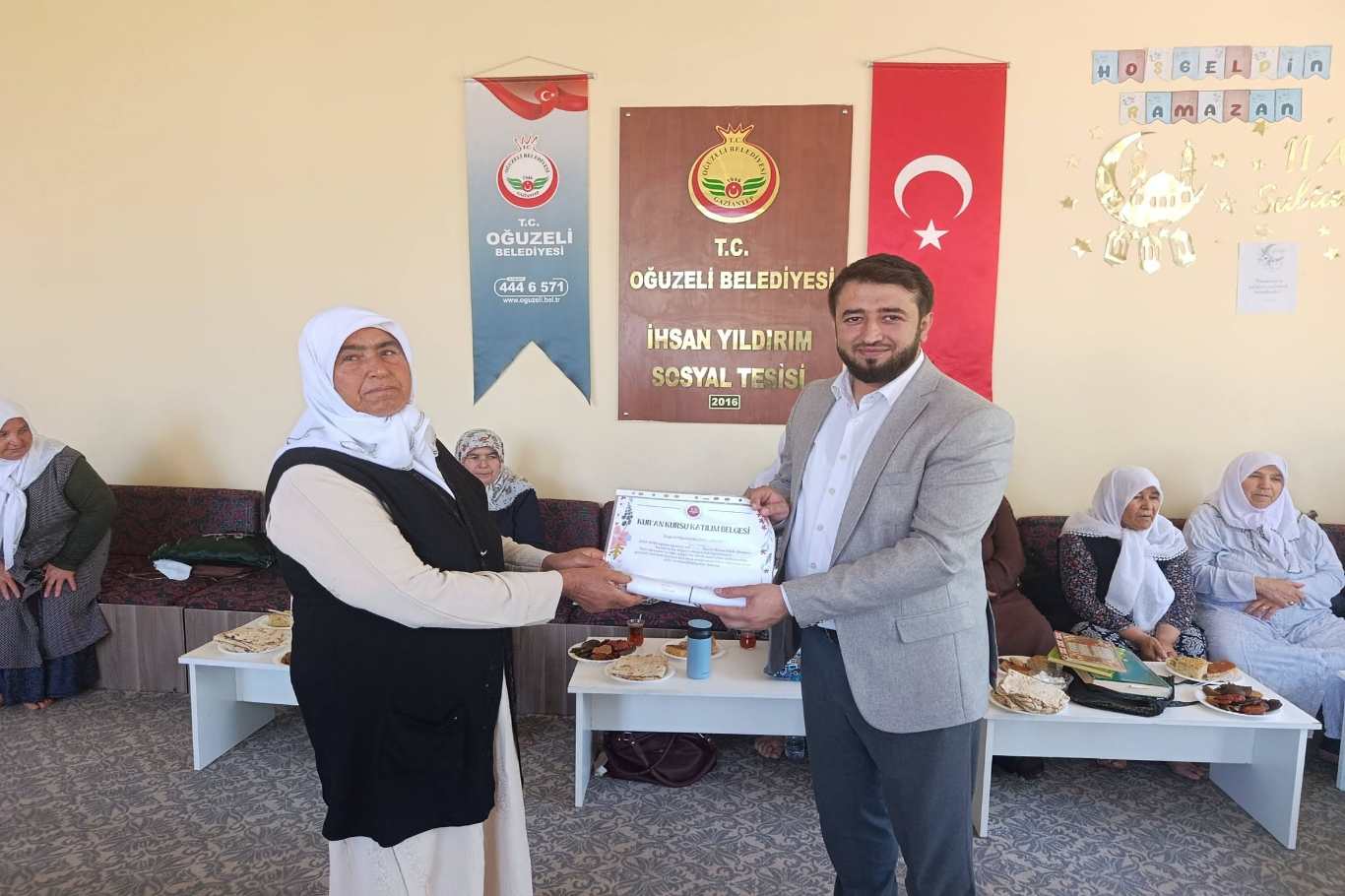 Gaziantep’te Kur’an kursu kursiyerlerine yıl sonu belgesi verildi