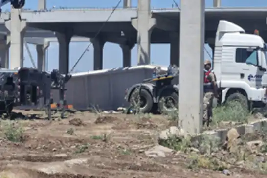 Diyarbakır'da beton blok işçilerin üzerine düştü: Bir ölü, bir yaralı