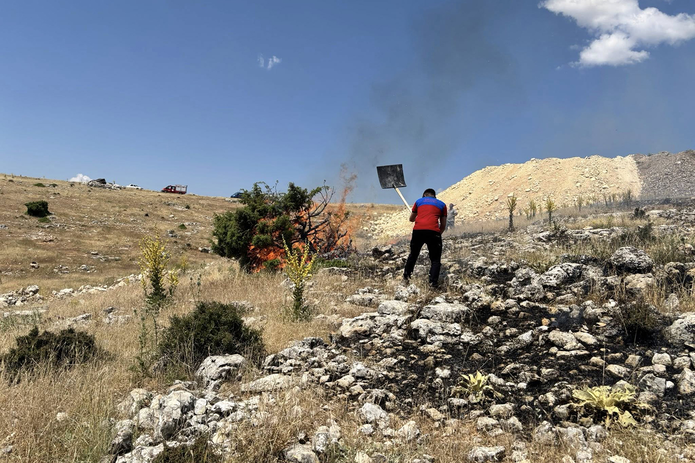 Adıyaman'da dağlık alanda yangın çıktı