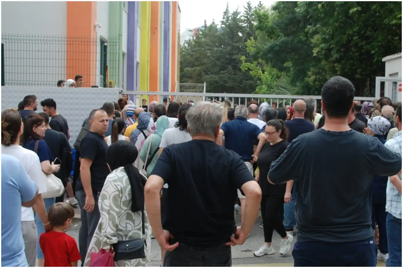 İzmir’de LGS sonrası öğrenciler duygularını paylaştı