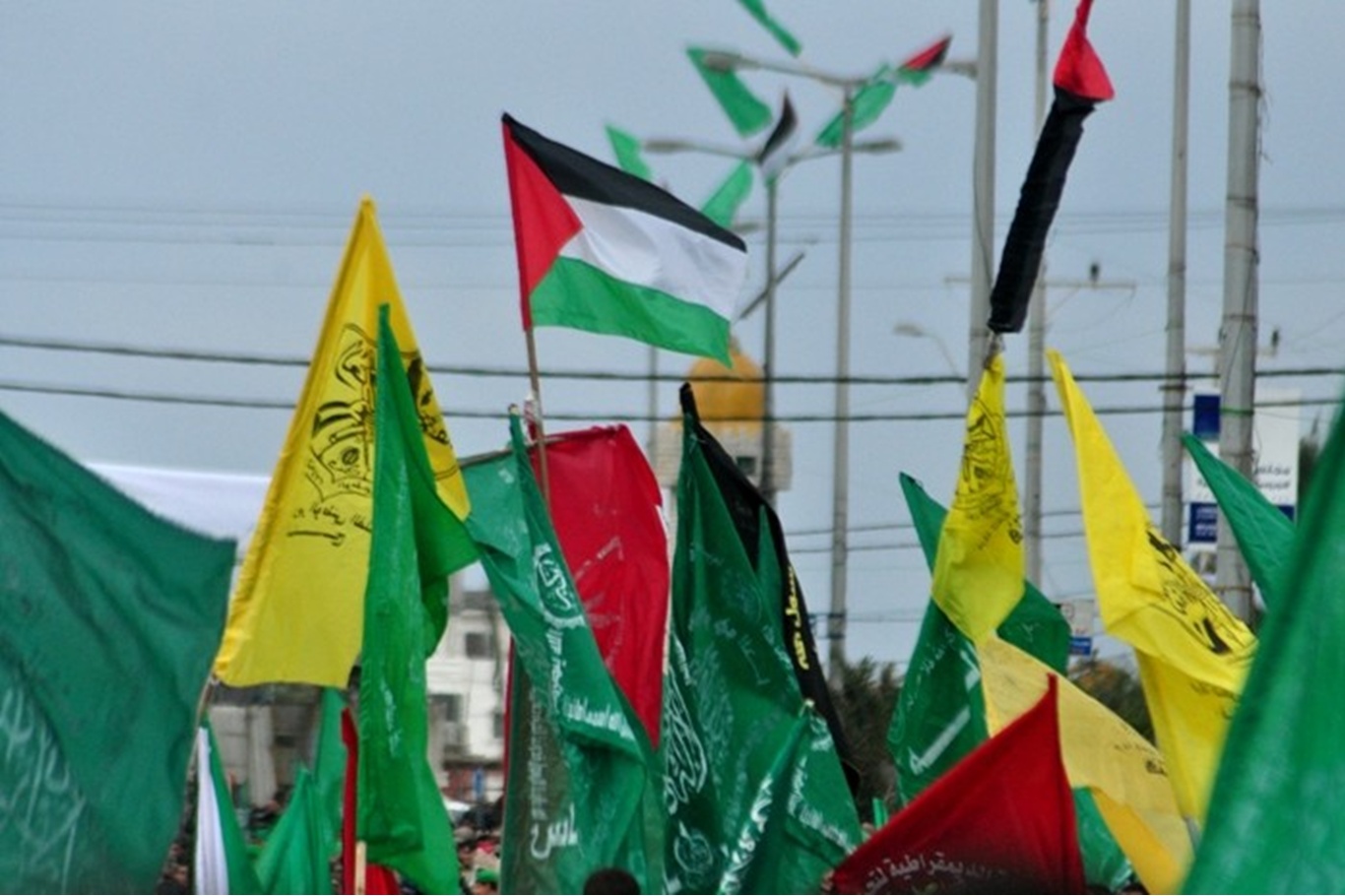 الفصائل الفلسطينية تسلم الوسطاء ردها الرسمي على خريطة طريق ملادينوف