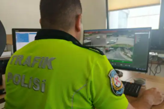 Antalya'da kuralları ihlal eden 3 bin 830 sürücüye ceza
