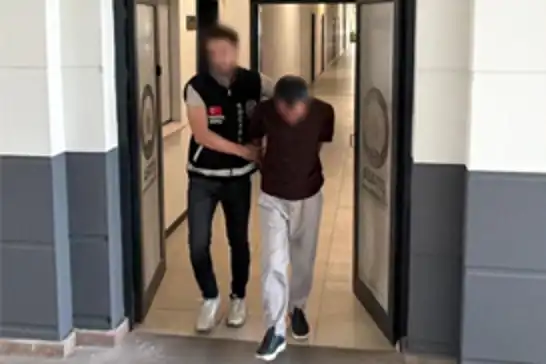 Kendisini polis olarak tanıtan dolandırıcılık şüphelisi tutuklandı