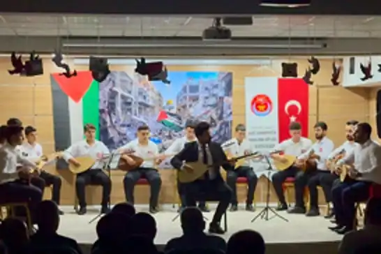 Halfetili öğrencilerden Gazze için yardım gecesi