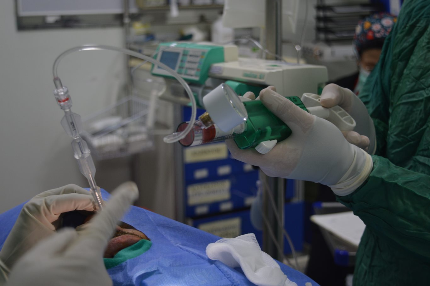 Türkiye’de sayılı merkezde uygulanan östaki tüp plastiği ameliyatı Siirt’te hastalara umut oluyor