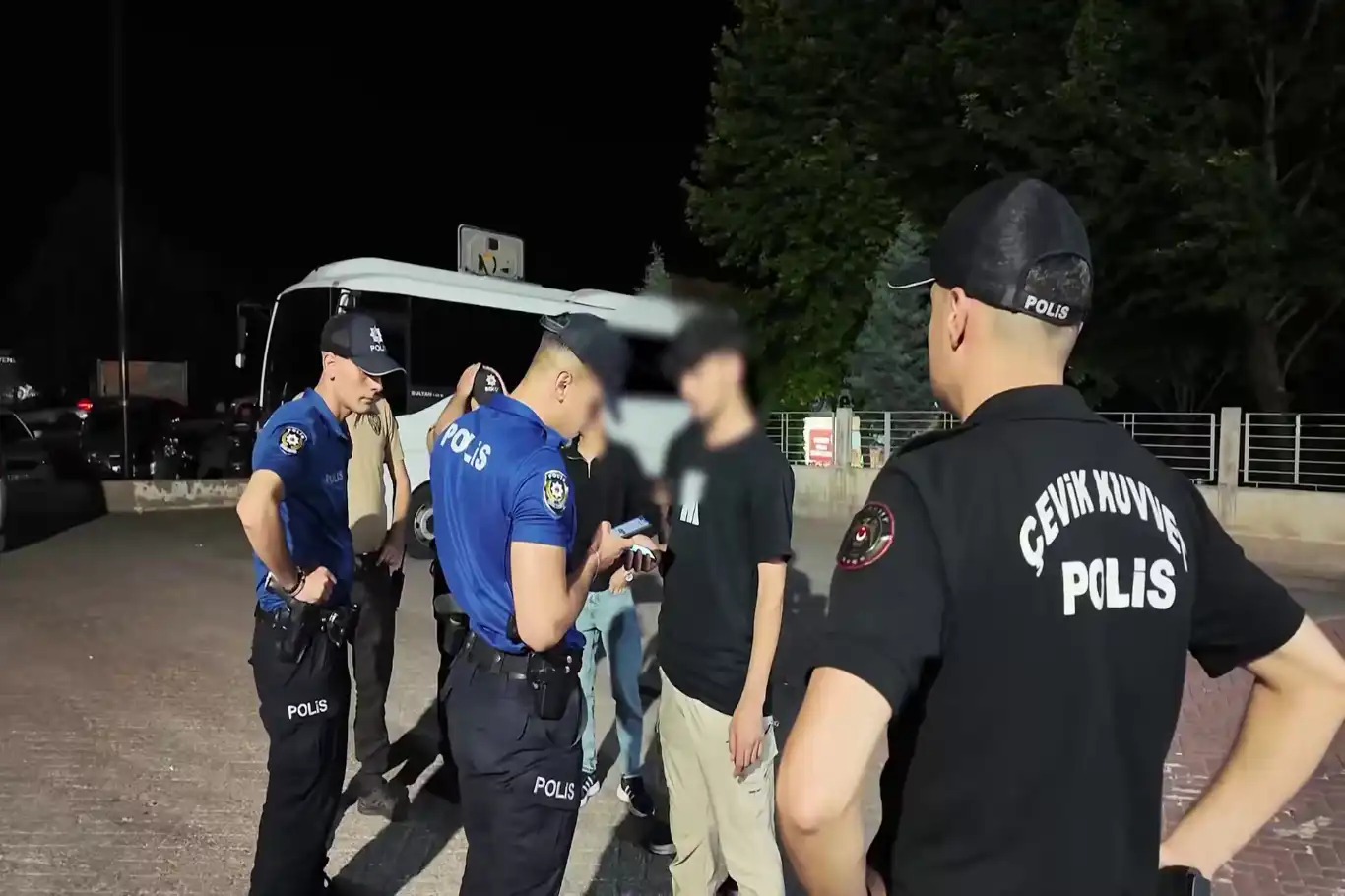 Gaziantep'te huzurlu parklar uygulamasında 2 şahıs yakalandı