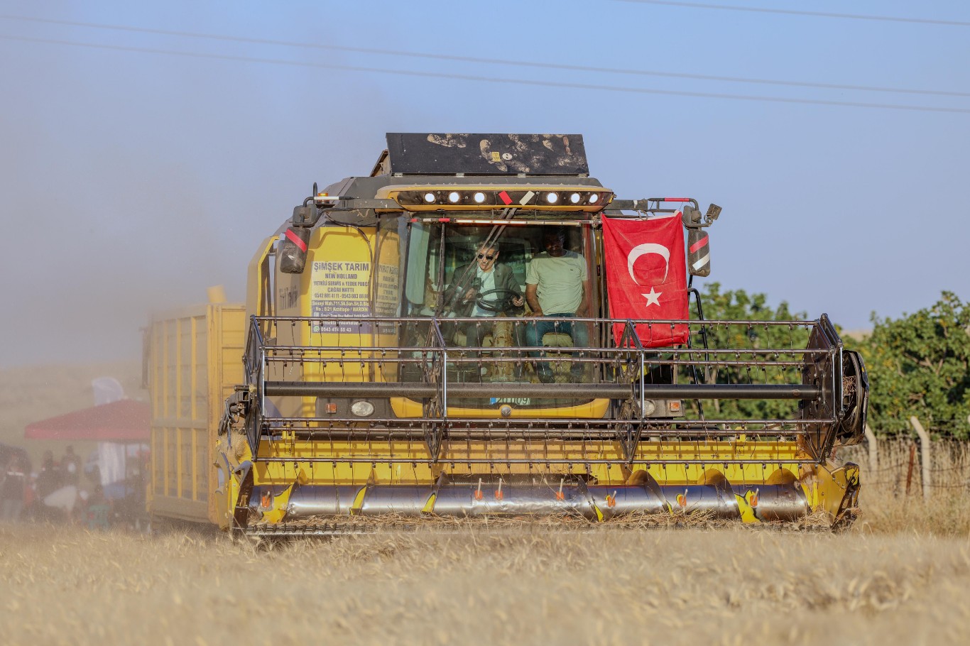 Mardin Ovası'nda buğday hasadı sürüyor: Bir milyonu aşkın ekili dekardan 709 bin 511 ton üretim hedefleniyor
