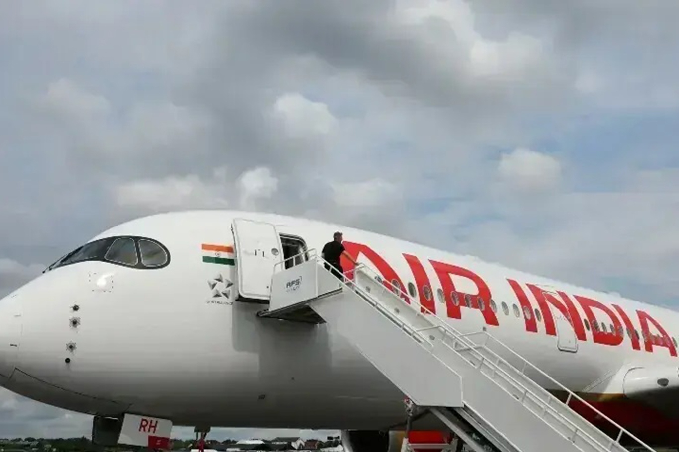 Pakistan extends airspace restrictions on Indian flights until July 24