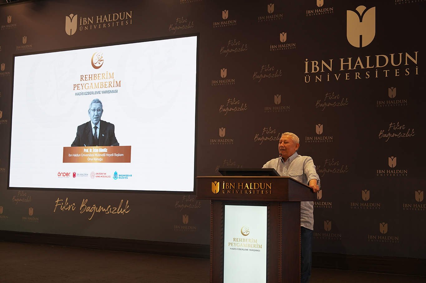 Rehberim Peygamberim Hadis Ezberleme Yarışması’nda 20 genç ödüllerin sahibi oldu