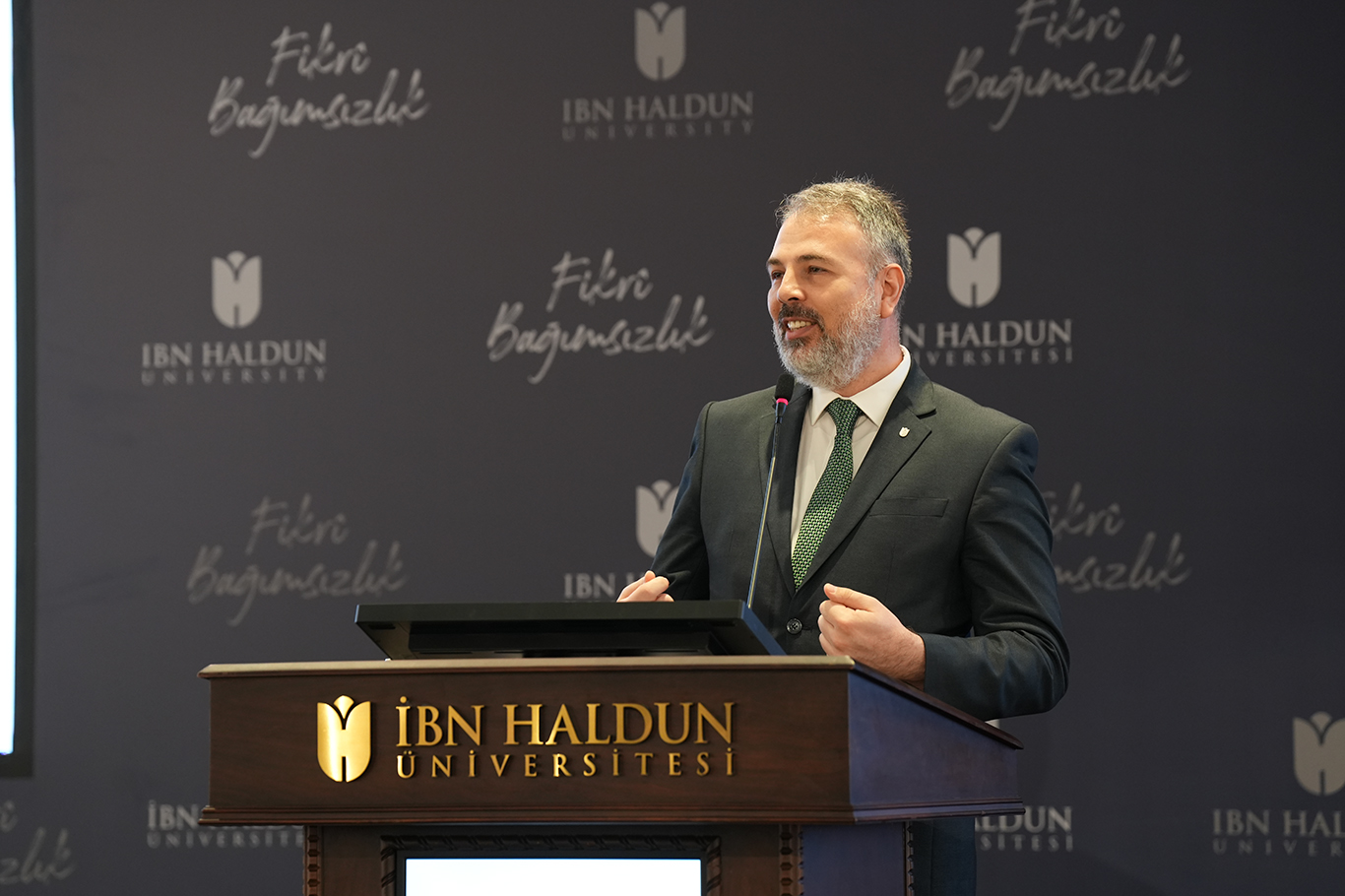 Rehberim Peygamberim Hadis Ezberleme Yarışması’nda 20 genç ödüllerin sahibi oldu