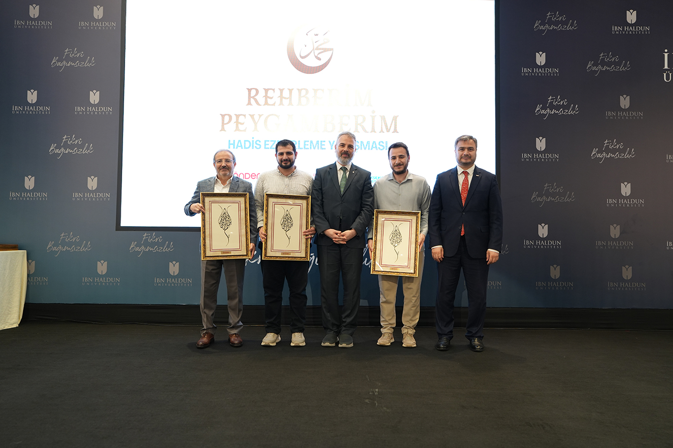 Rehberim Peygamberim Hadis Ezberleme Yarışması’nda 20 genç ödüllerin sahibi oldu