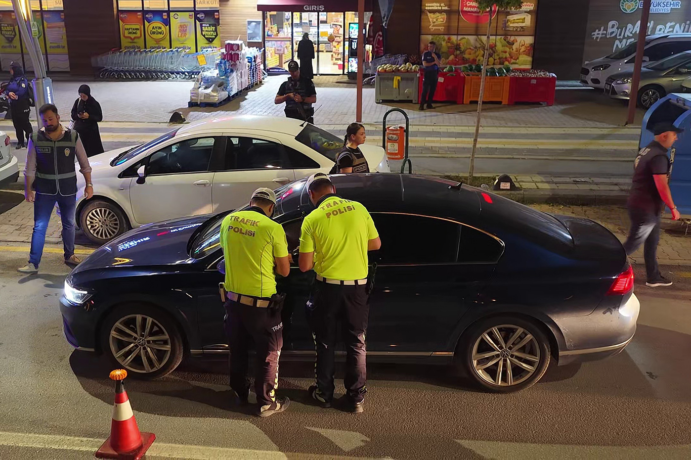 Malatya'da trafik ihlali yapan araçlara para cezası verildi