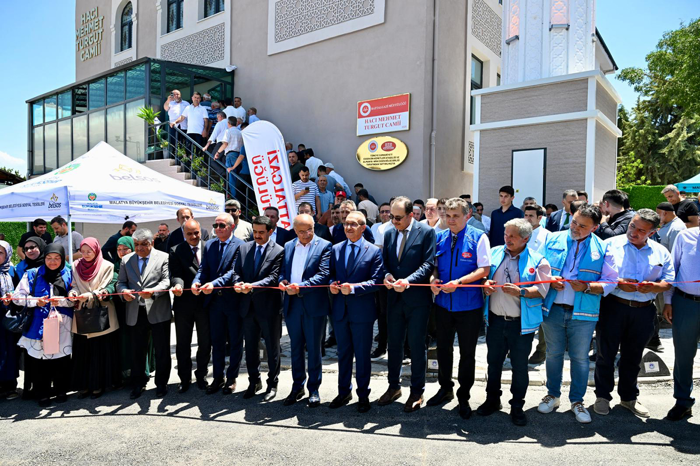 Malatya'da Hacı Mehmet Turgut Camii ibadete açıldı