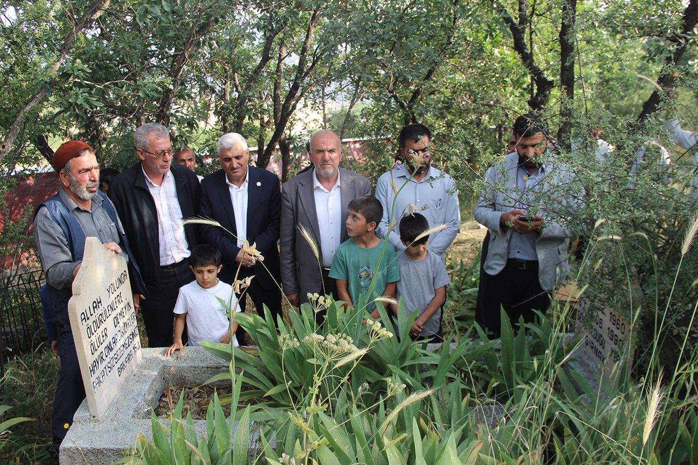 Hasan Tekin şehadetinin 36'ncı yılında kabri başında yad edildi