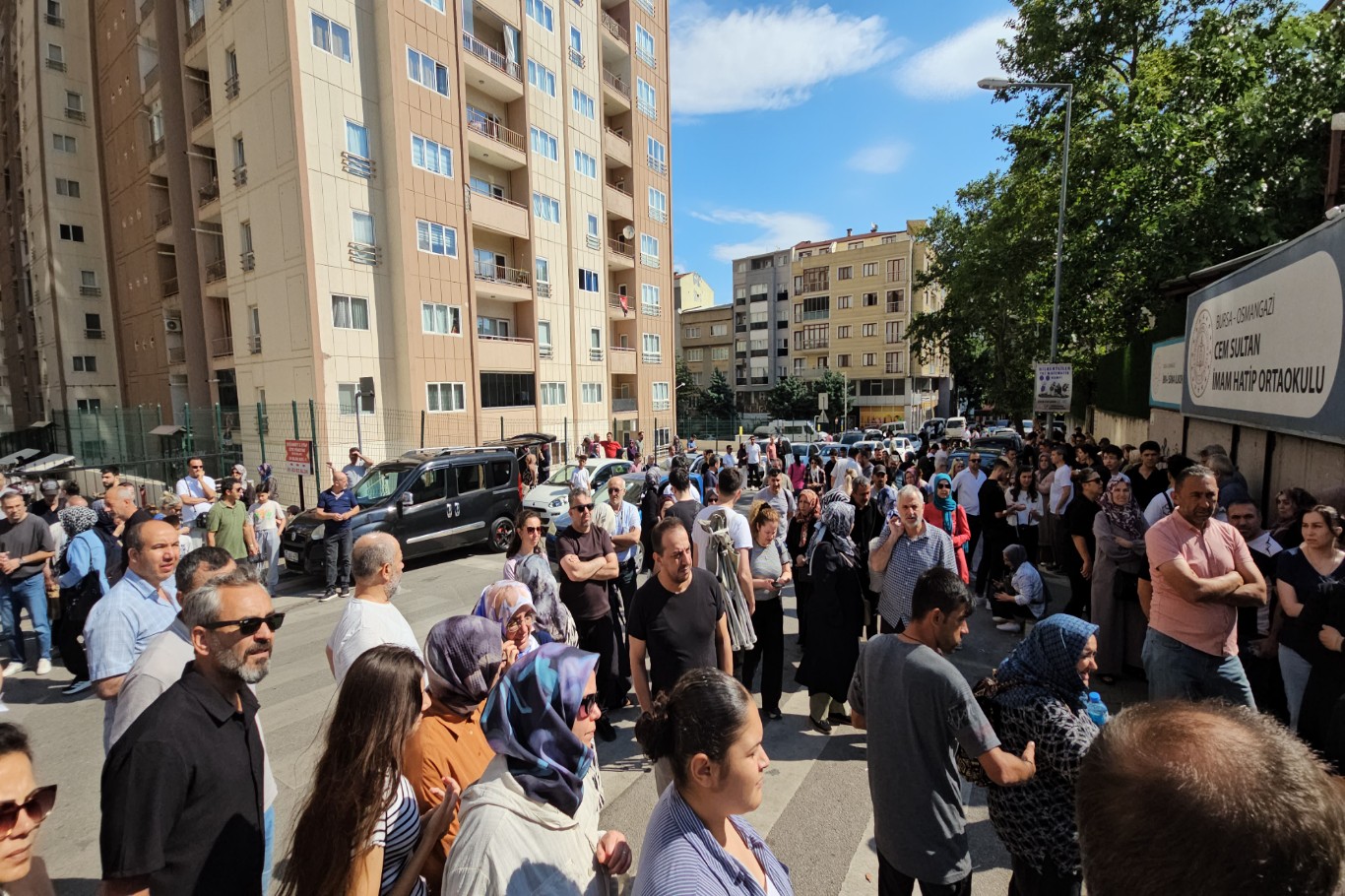 Bursa’da YKS’nin ilk oturumu başladı