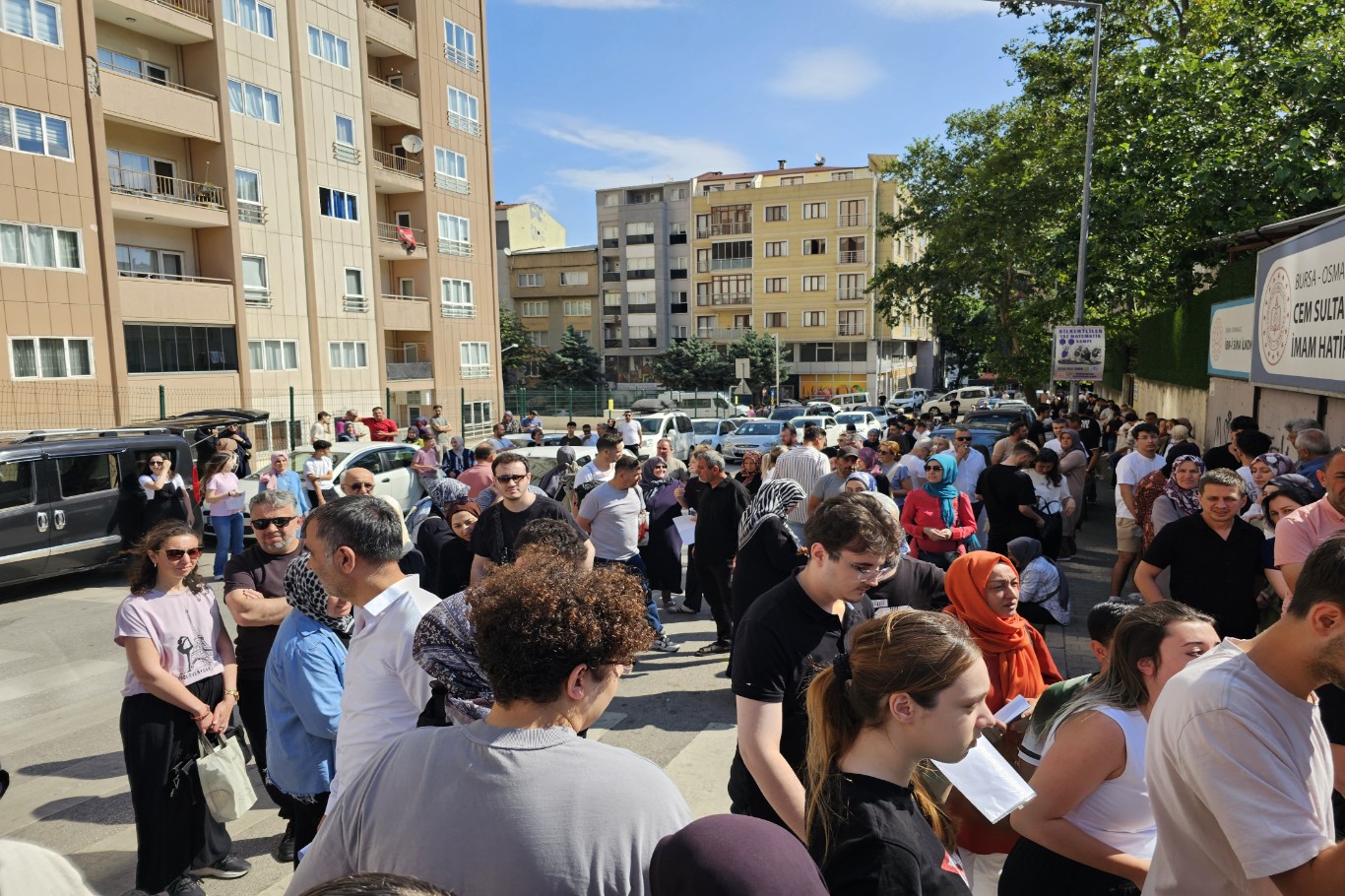 Bursa’da YKS’nin ilk oturumu başladı