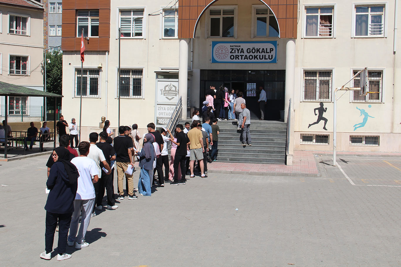 Batman'da YKS heyecanı: 46 bin aday üniversite hayali için ter dökecek