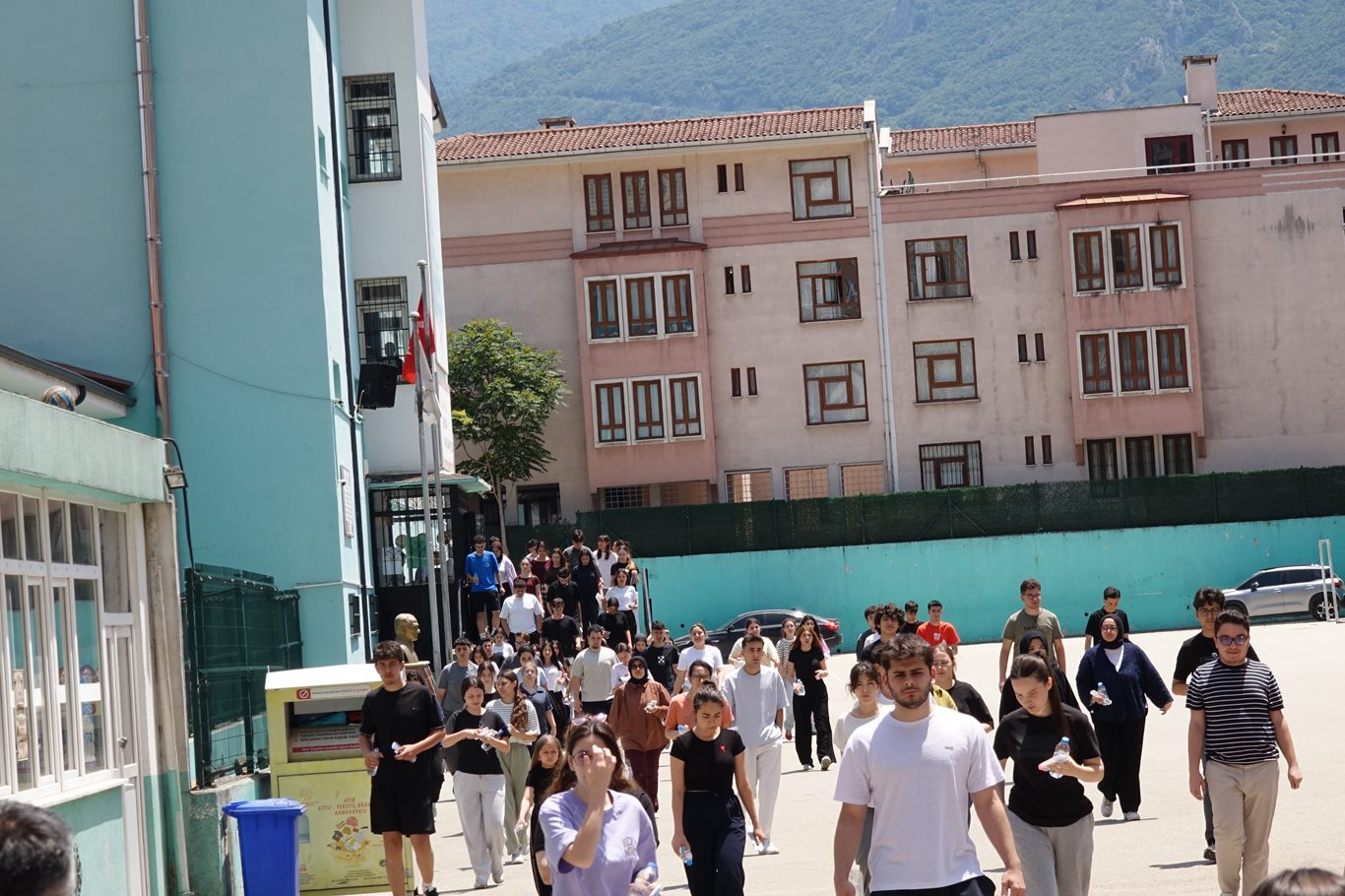 Bursa’da YKS’nin ilk oturumu tamamlandı