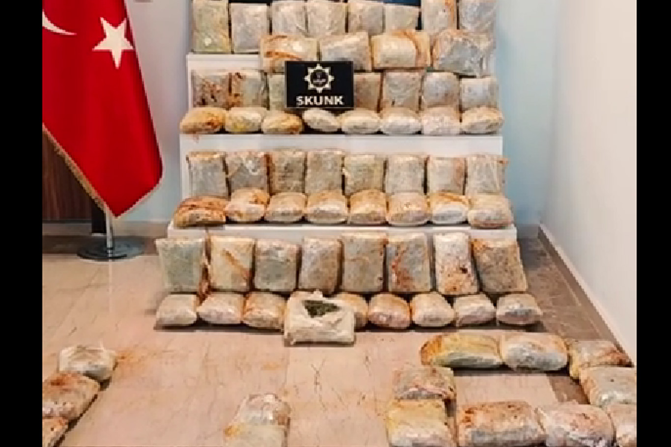 Muş'ta 60 kilogram skunk ele geçirildi