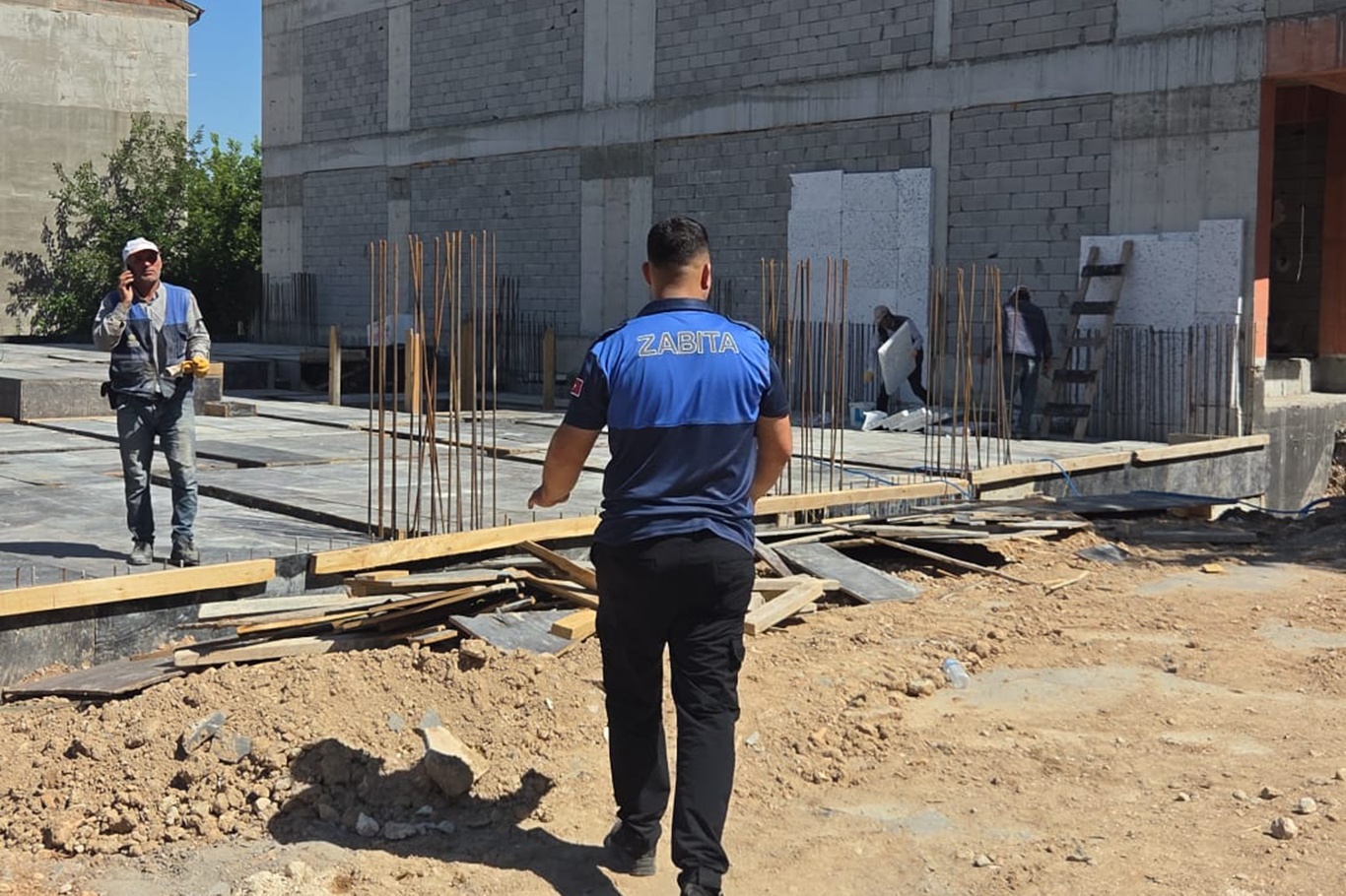Sınava dakikalar kala yanlış okula gittiğini fark etti, zabıta ekipleri devreye girdi