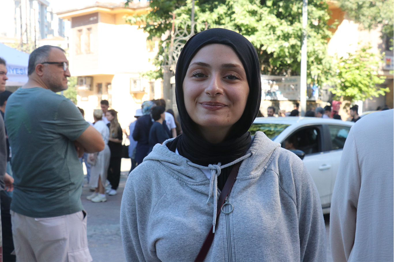 YKS'de ikinci oturumu heyecanı: Adaylar ilk oturumdaki soruları değerlendirdi