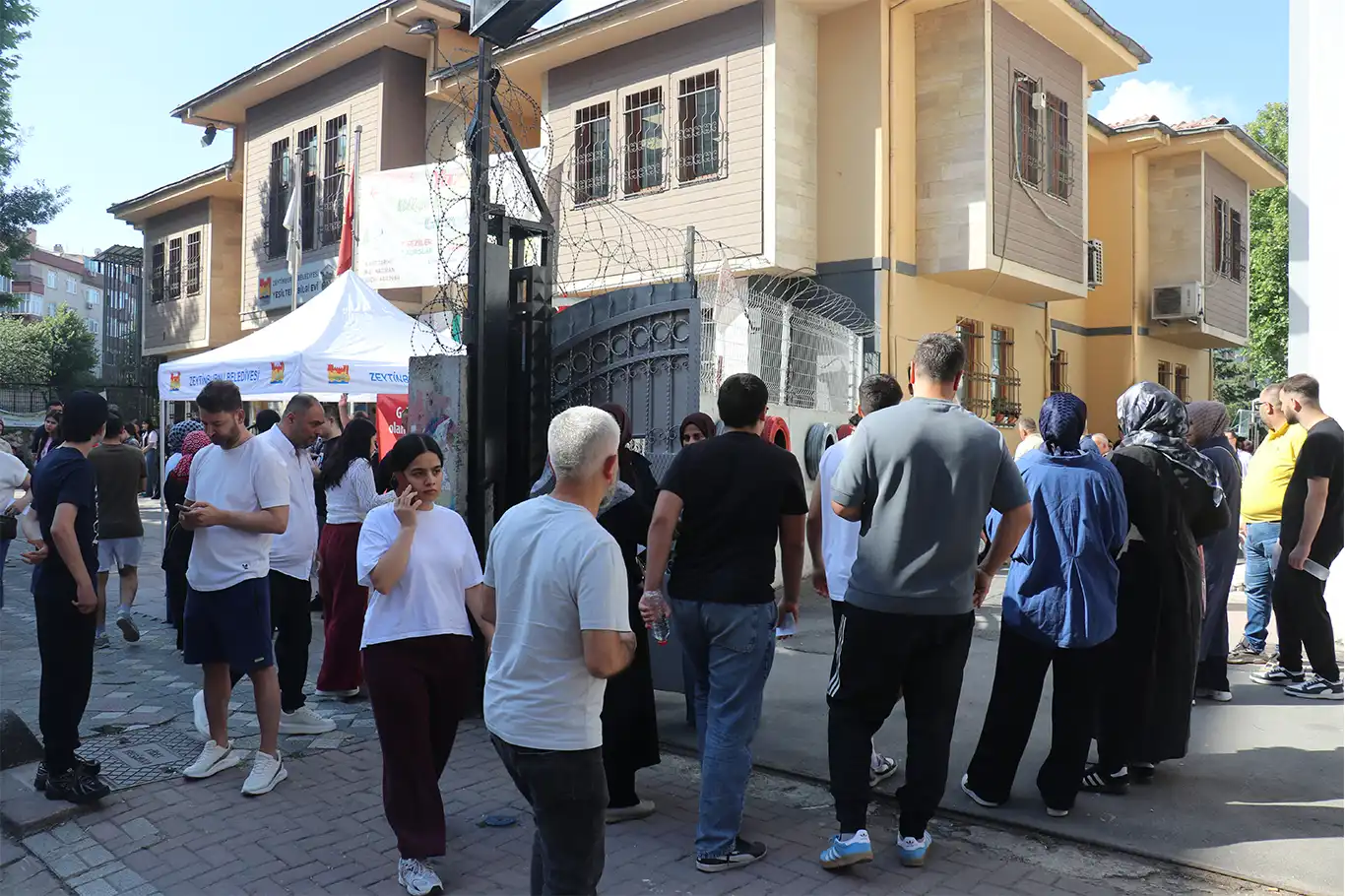 YKS'de ikinci oturum heyecanı: Adaylar ilk oturumdaki soruları değerlendirdi