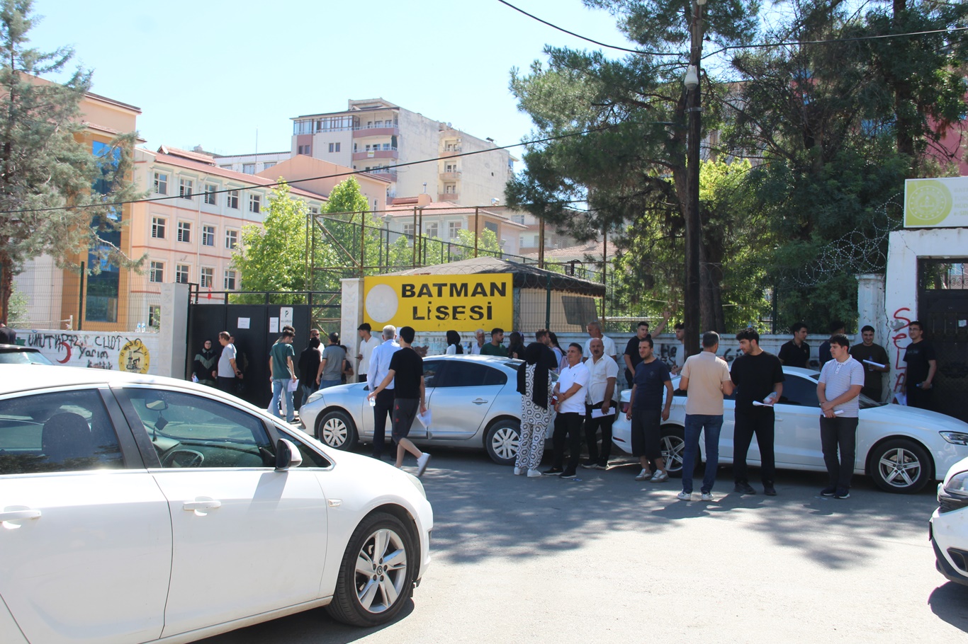 Batman'da AYT heyecanı: Veliler dua, adaylar başarı peşinde 