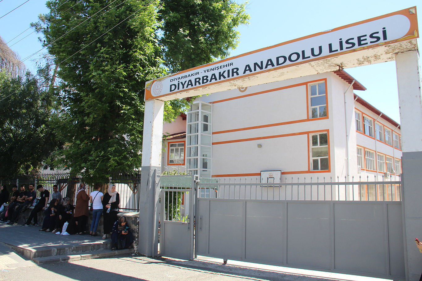 Diyarbakır'da her sınav dönemi aynı sorun: İsim benzerliği öğrencileri mağdur ediyor 