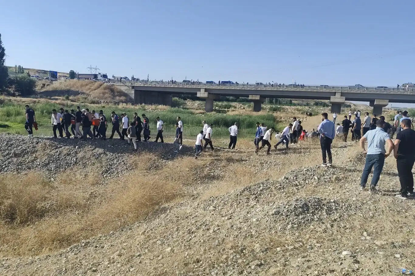 Serinlemek amacıyla Batman Çayı'na giren genç hayatını kaybetti