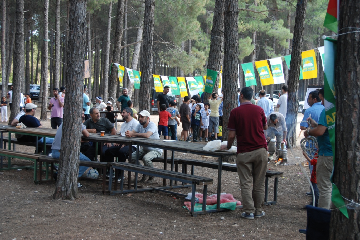 HÜDA PAR İzmir İl Başkanlığından “Son Kale Aile” temalı piknik programı