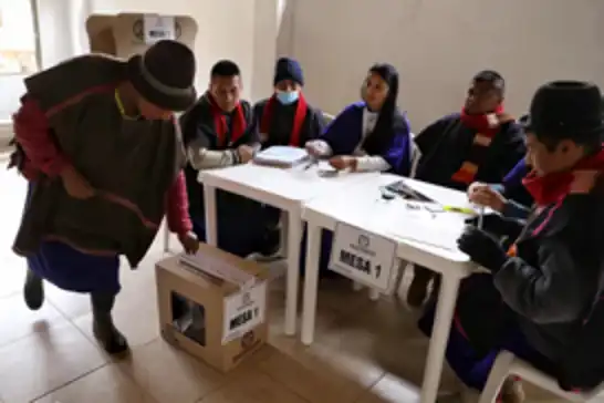 Kolombiya'da hak cumhurbaşkanlığı seçimi için sandık başında