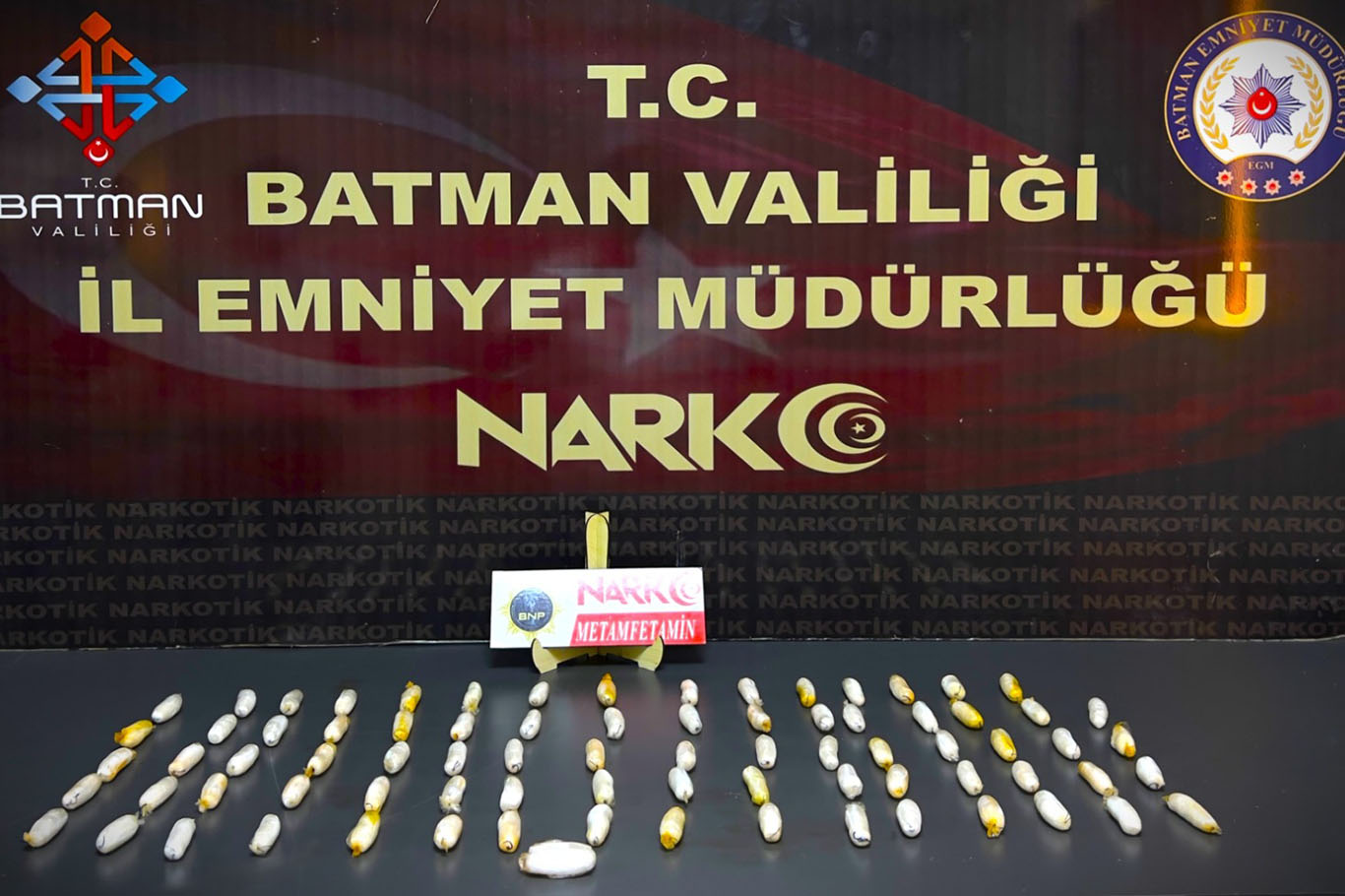 Otobüs yolcularının midesinden uyuşturucu çıktı