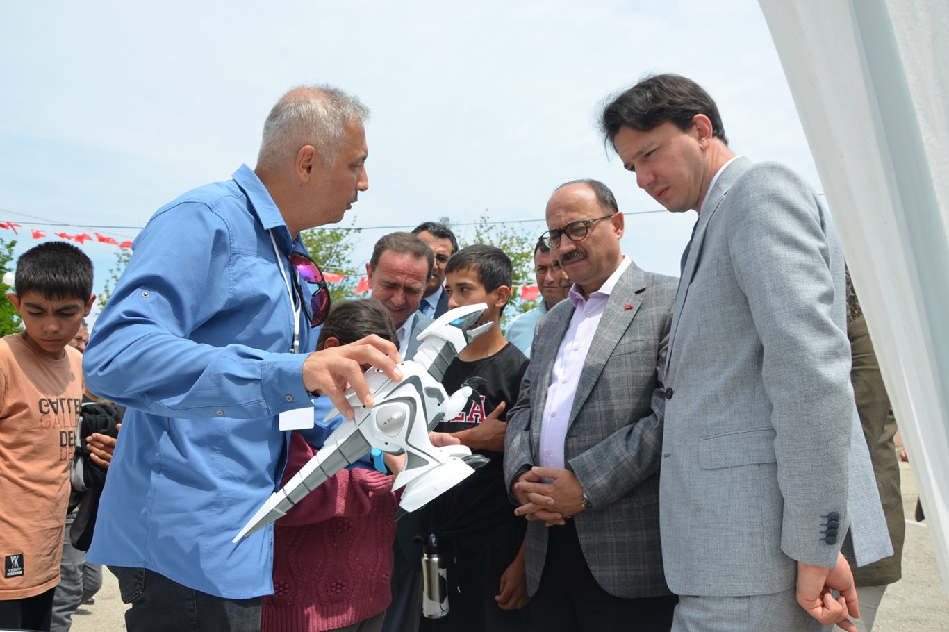 "Bilim köyümde" projesiyle bilim ve teknoloji köy okullarına taşındı