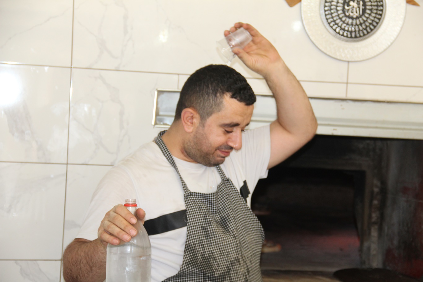 Fırıncıların kavurucu sıcaklık mesaisi: "İçerisi bazen 100 dereceyi buluyor"