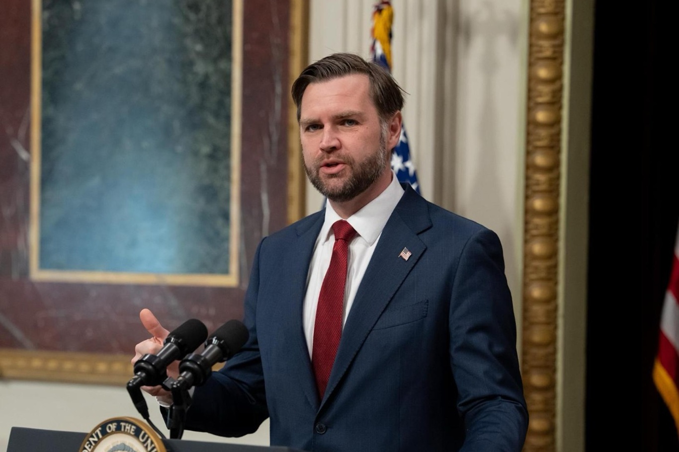 Vance: Hürmüz Boğazı açık, İran IAEA müfettişlerinin geri dönmesine izin verecek