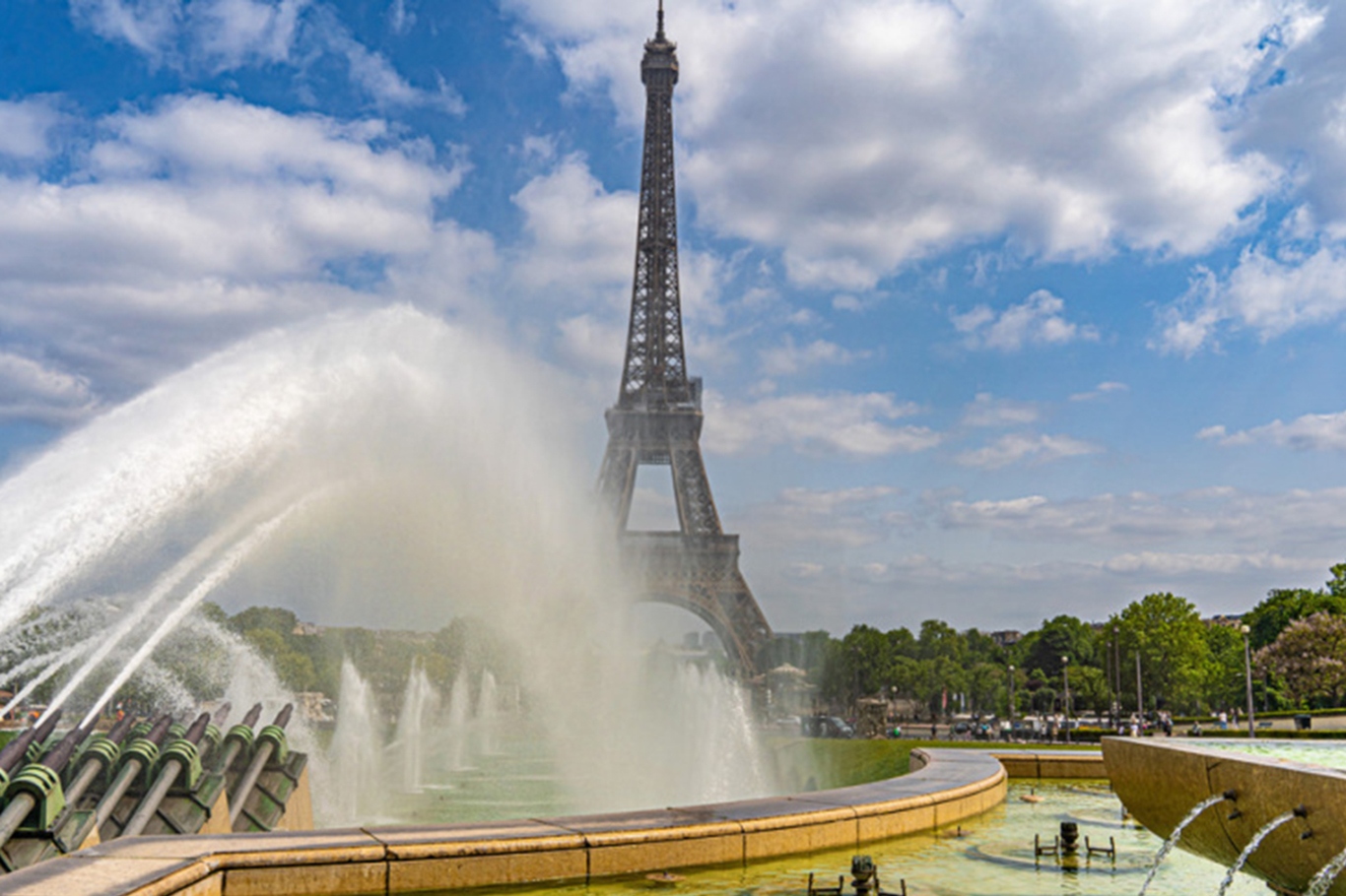 Deadly heatwave grips France as 13 drown, 49 departments placed on red alarm