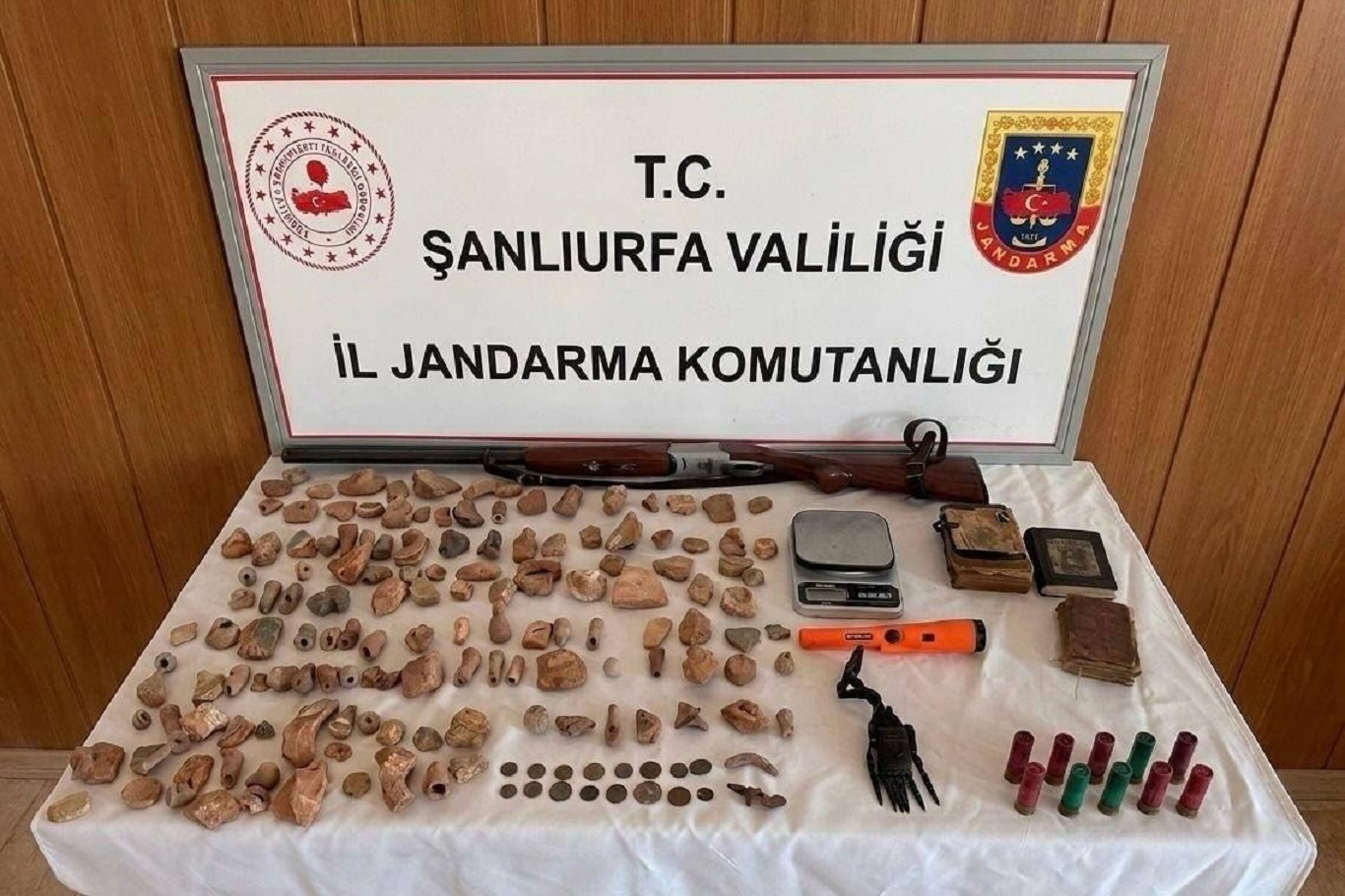 Şanlıurfa Halfeti'de tarihi eser operasyonu