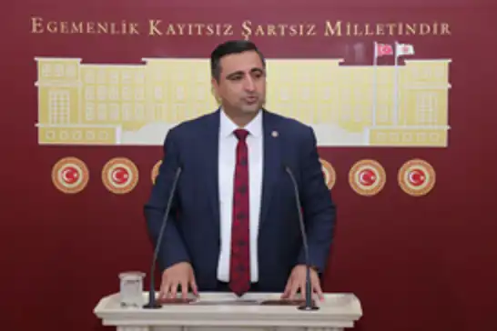 پەرلەمانتاری هودا پار لەبارەی "پەروەردە بە زمانی دایکی" پرسیار لە وەزیری پەروەردەی تورکیا دەکات