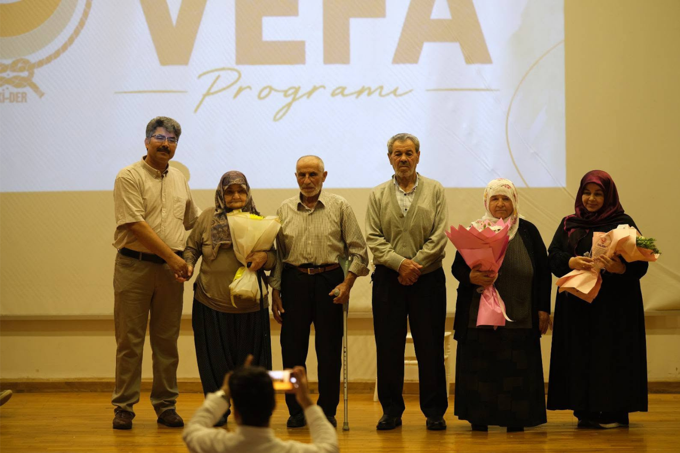 Adana'da 27 yıl öğretmenlik ve izci liderliği yapan, tayini memleketi Kayseri’ye çıkan eğitimci Yaşar Çıraklı için vefa programı düzenlendi.
