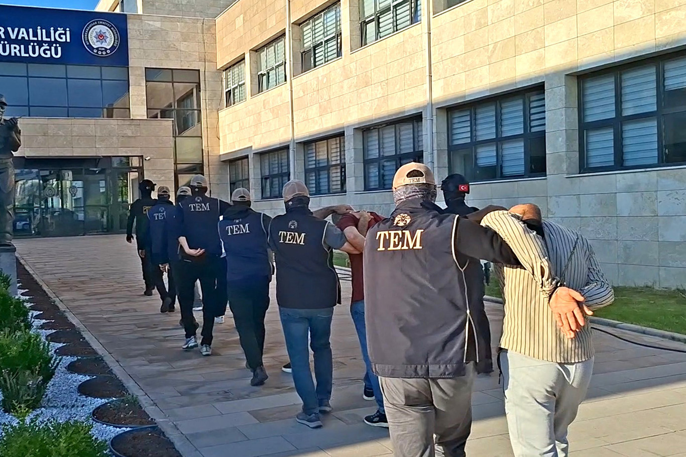 Afyonkarahisar'da DAİŞ operasyonunda 7 kişi gözaltına alındı