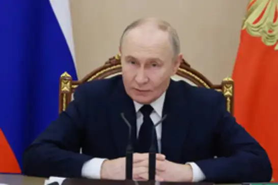 Putin daxwaza danûstandinên aştiyê dike: Mizakereyên Stenbolê yên 2022an wekî cih destnîşan dike