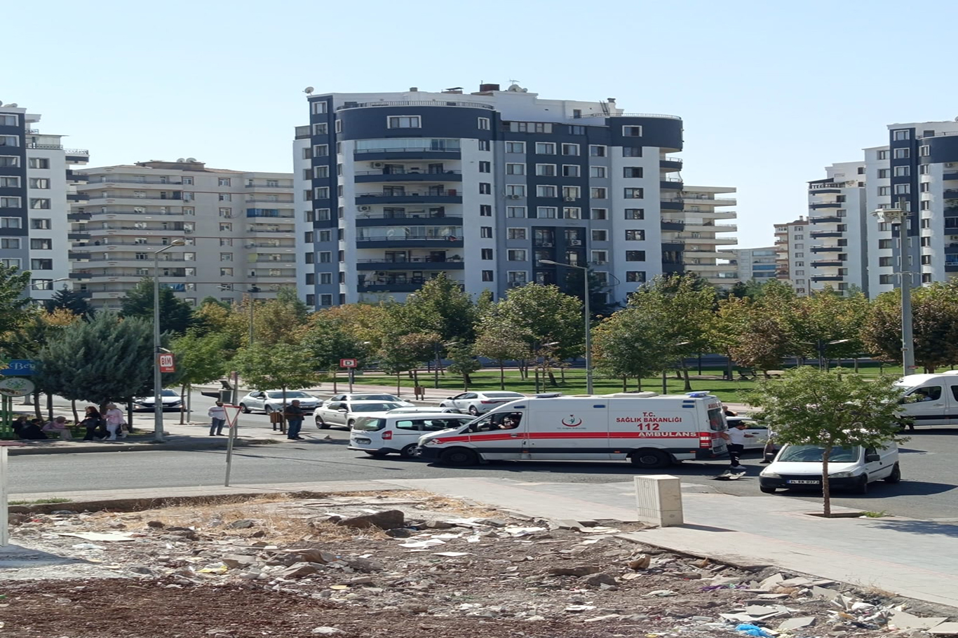 Diyarbakır'da tehlike saçan kavşak: Mahalleli trafik ışığı talep ediyor