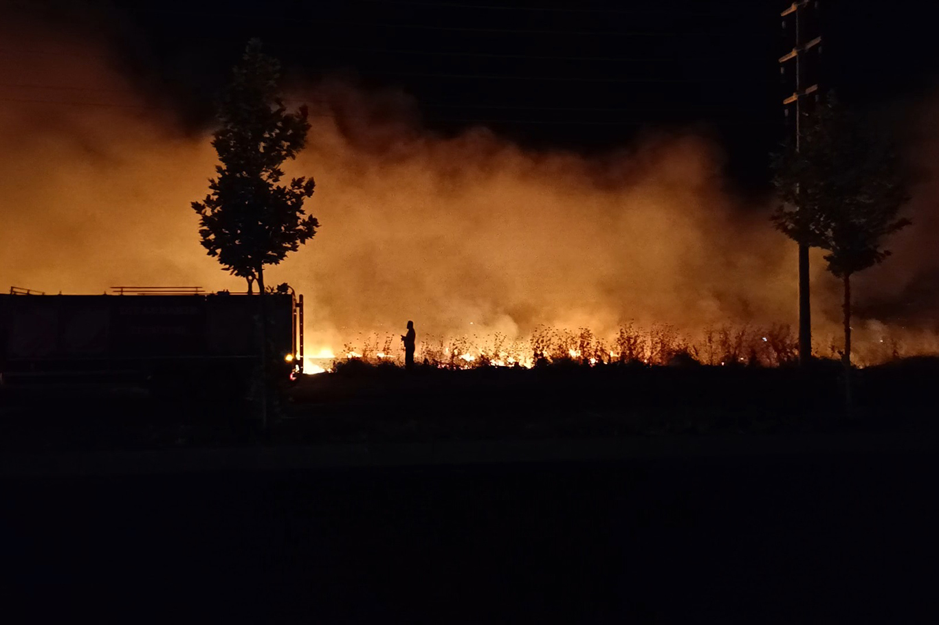 Diyarbakır'da çıkan yangın güçlükle kontrol altına alındı