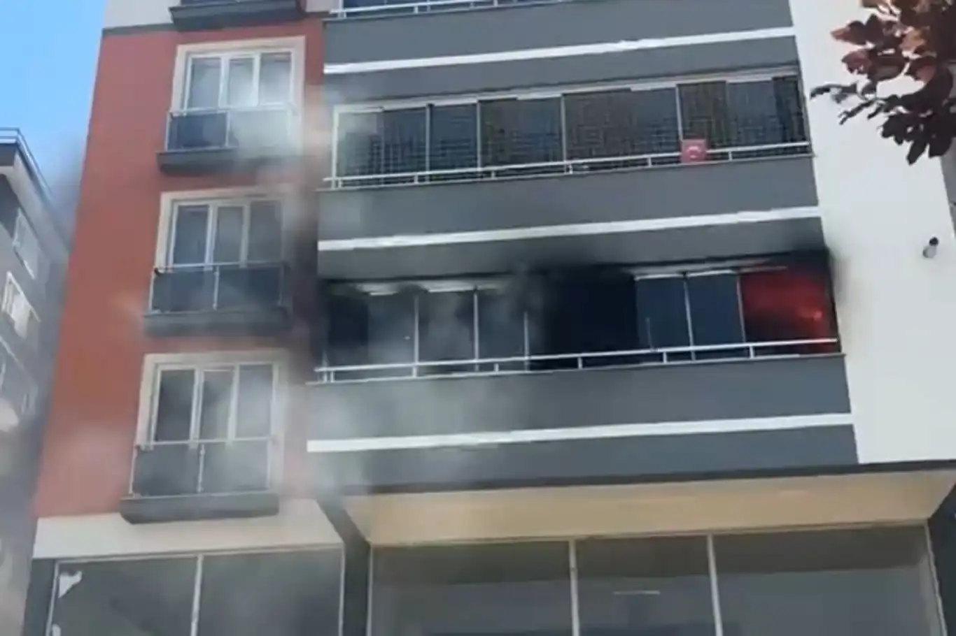 Kahramanmaraş’ta bina yangını: 3 kişi hayatını kaybetti